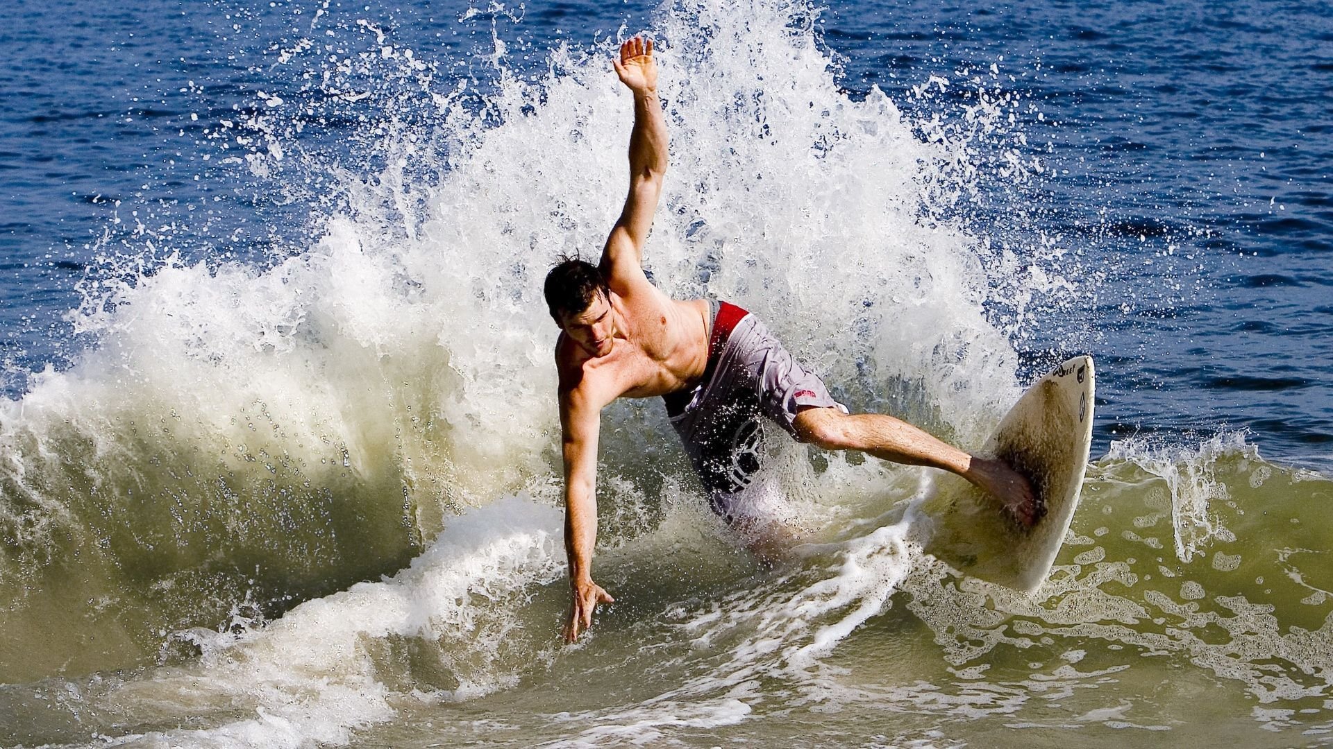 开云官方网页登录-最佳赛车瞬间：车手的高光时刻，最优秀的赛车手