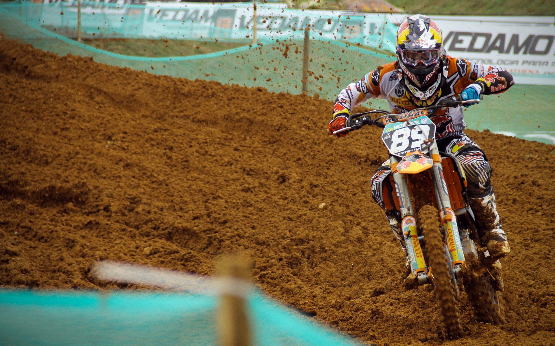 开云体育官方入口-血战赛场:车手你追我赶,精彩不断